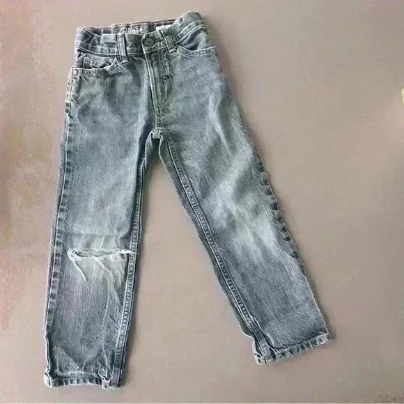 Oshkosh B'Gosh Classic Jeans Size 5s - Picture 1 of 10